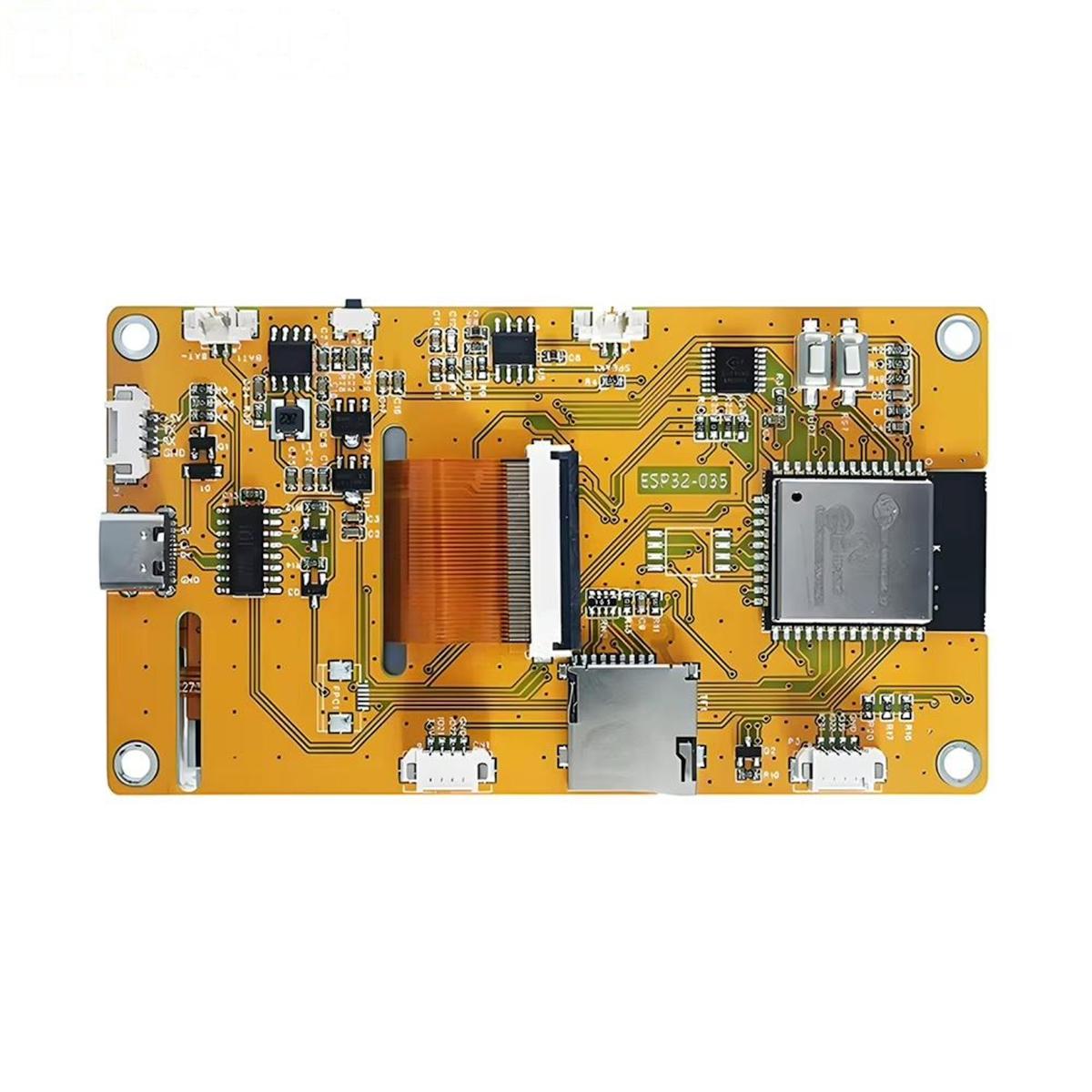 ESP32-3248S035R kijelzőpanel hátoldala ESP32 modullal, microSD kártyafoglalattal, USB-C csatlakozóval, szalagkábel-aljzattal és több kiegészítő csatlakozási ponttal fejlesztési projektekhez.