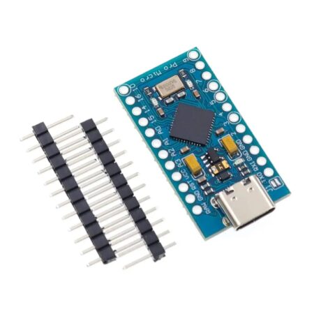 Kompakt USB-C Pro Micro fejlesztőpanel ATmega32U4 vezérlőchippel, forrasztási pontokkal és mellékelt tüskesorokkal mikrokontrolleres USB projektekhez, Arduino kompatibilis próbaösszeállításokhoz.