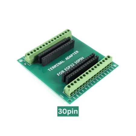 Zöld NYÁK-os ESP32 30 pines terminal adapter ferde nézetből, kétoldali csavaros sorkapoccsal és középen elhelyezett anya csatlakozósorokkal.