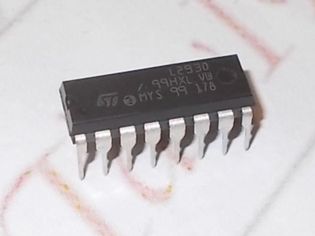 L293D hídmeghajtó/motorvezérlő chip
