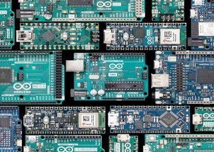 Különböző típusú Arduino táblák, például Arduino Uno, Mega és Nano, amelyek segítenek a legjobb választás megtalálásában az elektronikai projektekhez