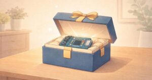 Egy elegáns díszdobozban, bársonyos párnán pihenő mikrokontrolleres fejlesztőpanel, ajándékként tálalva.