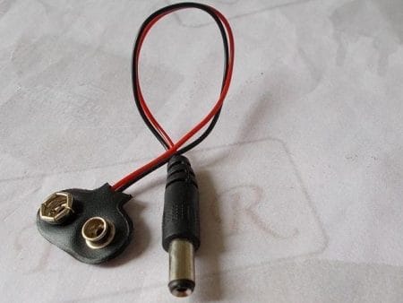 9V tápcsatlakozó (Arduino)