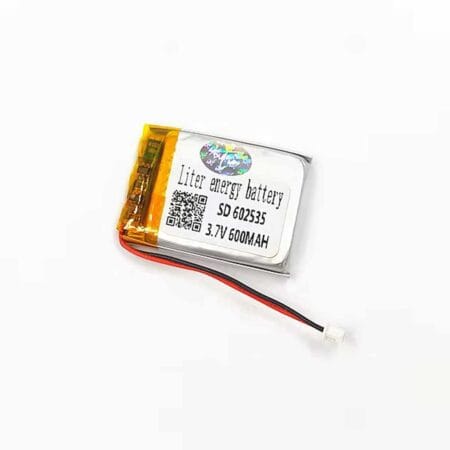 Kis méretű lítium‑polimer akku 602535, 3.7 V/600 mAh, 2‑érintkezős GH1.25 csatlakozóval, hordozható mikrokontroller projektek energiaellátásához.
