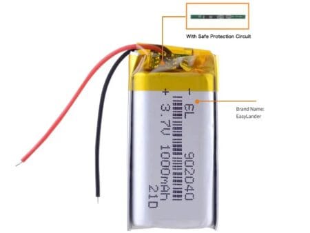 Egy 902040 típusú 3,7 V-os, 1000 mAh kapacitású lítium-polimer (LiPo) akkumulátor beépített védelmi áramkörrel, csatlakozó nélkül, kábellel.