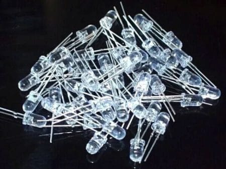 10 darab 5 mm infravörös IR LED‑adó, 940 nm hullámhosszon, 30 fokos sugárzási szögben – ideális távirányító projektekhez