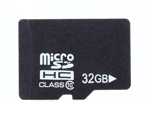 uSD/microSD kártya (32GB)