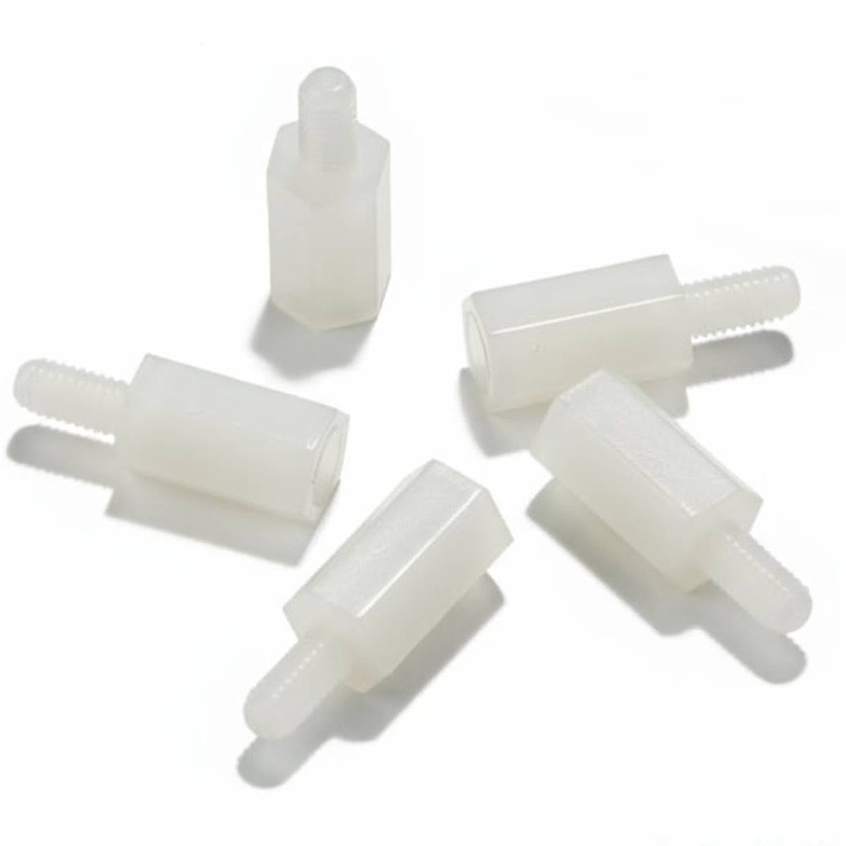 M3x10+6 műanyag távtartó