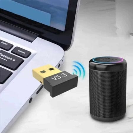 Egy modern Bluetooth 5.3 adapter, amely USB-n keresztül csatlakozik és támogatja a vezeték nélküli adatátvitelt laptopokhoz és asztali számítógépekhez.