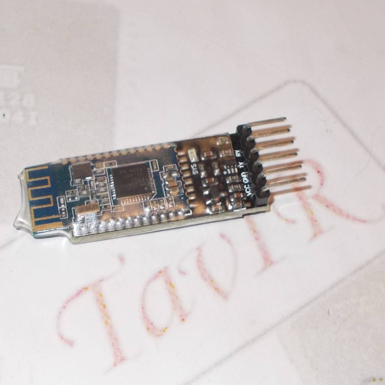 HM‑10 BLE 4.0 Bluetooth vezérlő modul CC2541 chippel sorosport adatkapcsolatra.