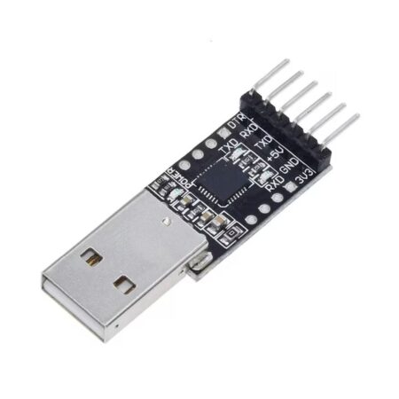 USB-A csatlakozós mini CP2102 soros adapter, fekete nyákon, feliratozott táp- és adatpontokkal mikrokontrolleres fejlesztésekhez.