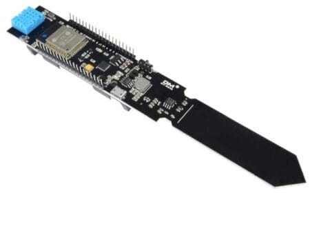 ESP32 IoT fejlesztőmodul DHT11 hőmérséklet- és páratartalom-érzékelővel, kapacitív talajnedvesség-szenzorral, CP2104 USB interfésszel és 18650 akkumulátor foglalattal, okoskert és automata öntözésvezérlés céljára.