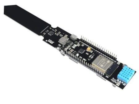 ESP32 IoT fejlesztőmodul DHT11 hőmérséklet- és páratartalom-érzékelővel, kapacitív talajnedvesség-szenzorral, CP2104 USB interfésszel és 18650 akkumulátor foglalattal, okoskert és automata öntözésvezérlés céljára.
