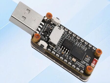 ESP32-S3 fejlesztőpanel 1,47 hüvelykes színes TFT LCD kijelzővel, Wi-Fi és Bluetooth támogatással, beépített microSD kártyaolvasóval.