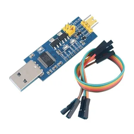 Kék USB–TTL soros átalakító modul USB-csatlakozóval, tüskesoros kivezetésekkel, TX és RX visszajelzőkkel, mikrokontrollerek UART kommunikációjának számítógépes eléréséhez, teszteléséhez és hibakereséséhez.