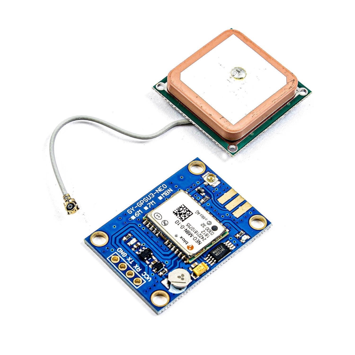 Kék uBlox NEO-M8N GPS vevőmodul külső kerámia antennával, uFL vezetékkel és forrasztható csatlakozósorral Arduino projektekhez.