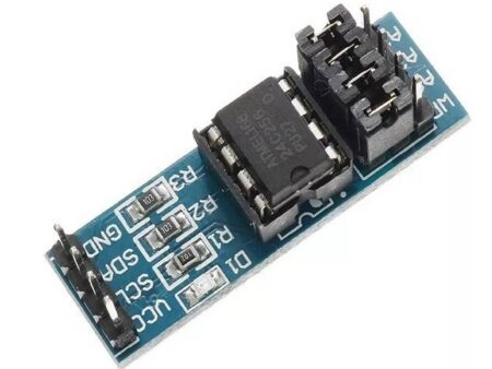 AT24C256 I2C EEPROM memória modul fejlesztőlap, Arduino-kompatibilis csatlakozókkal és IC tokkal, mikrokontrolleres adattároláshoz.