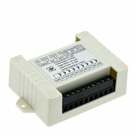 DY-HL30T 30 W-os tokozott audiolejátszó modul TF-kártya foglalattal, hangszórókimenettel és kilenc LOW szintű vezérlőbemenettel nyomógombról vagy elektronikus kapcsolásból indítható hangokhoz.