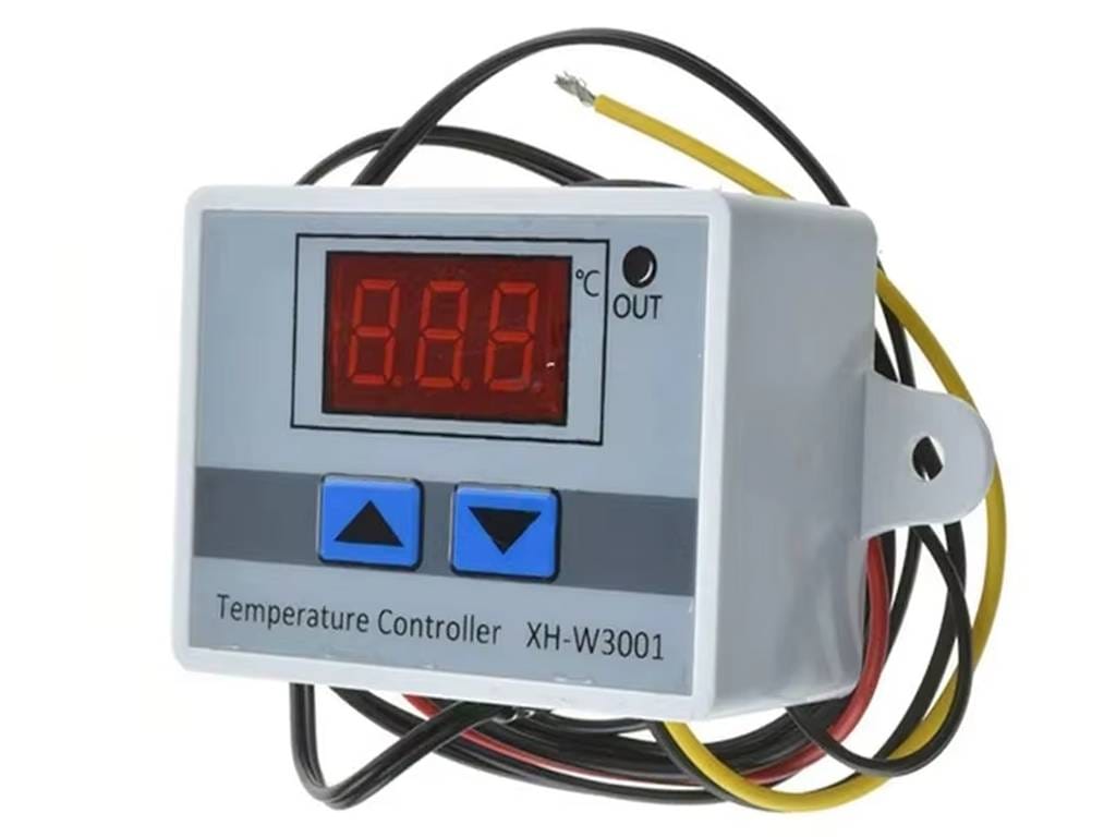 Digitális XH‑W3001 termosztát fehér házban, piros LED kijelzővel és külső NTC szondával