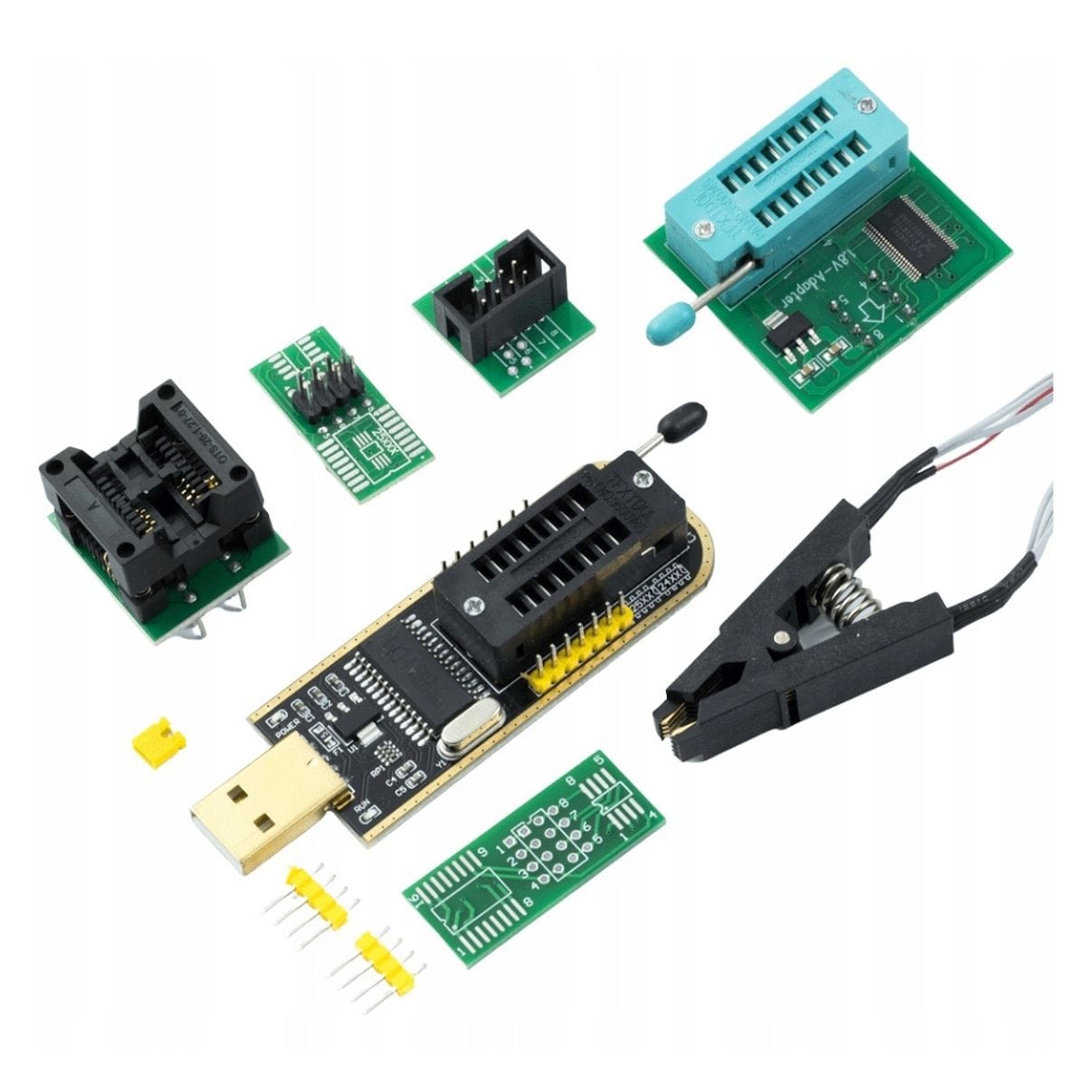 CH341A EEPROM és SPI Flash programozó felülnézetben, USB dugóval, fekete ZIF foglalattal és sárga csatlakozósorokkal, javítóműhelyi memóriaolvasási és firmware-írási feladatokhoz 24xx és 25xx chipek esetén.