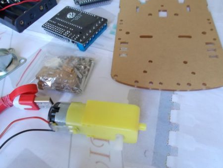 WifiCar (NODEMCU/ESP12E, Motorshield, 2WD váz) - Image 3