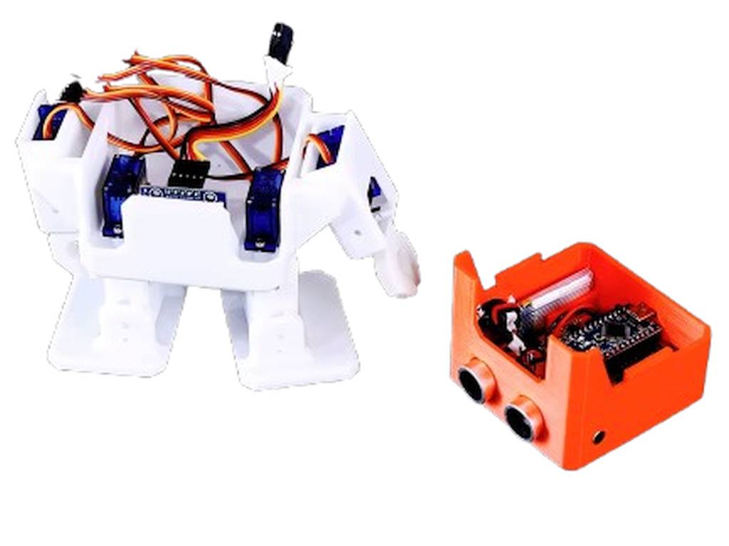Egy Arduino‑alapú Otto DIY kétlábú robot, amely beépített hangérzékelő és mikrofon modul segítségével képes reagálni hanghatásokra és szóban adott utasításokra, miközben sétál és táncol.