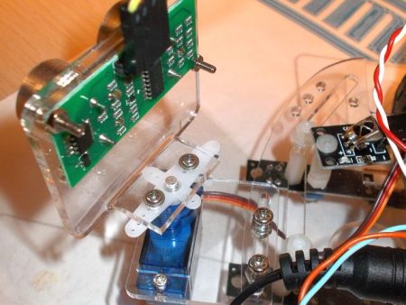 Robot ultrahang kit (tartóelemek, SG90 szervo, SR04 szenzor)