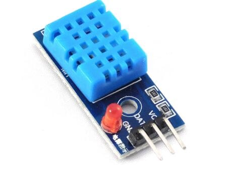 Egy DHT11 digitális hőmérséklet- és páratartalom-érzékelő modul közelről, háromlábú csatlakozóval, mikrokontrolleres projektekhez, Arduino-kompatibilitással.
