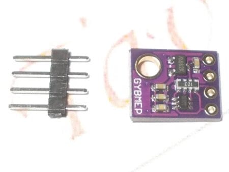 Egy BMP280 modul látható, amely 5 V-os rendszerekkel kompatibilis I²C szintillesztővel; az eszköz hőmérséklet‑ és nyomásmérő, gyakorlatias, műszaki hangulatú megjelenéssel.