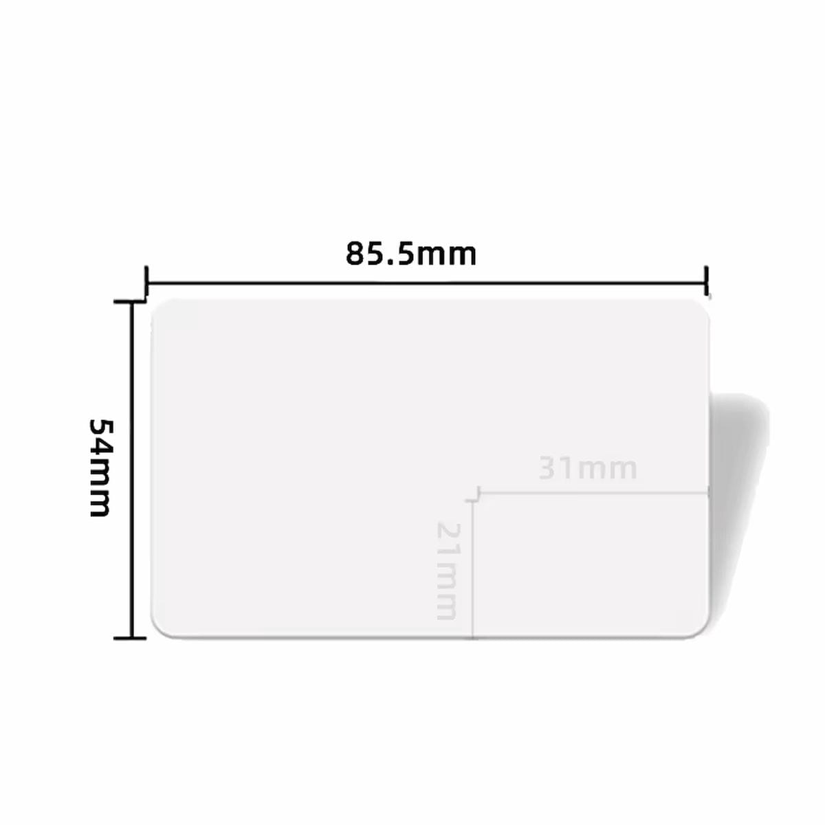 Mini méretű, 31×21×0,8 mm-es NTAG215 NFC RFID kártya egy darabos kivitelben, kis helyigényű azonosításhoz, NFC-adatok tárolásához és saját elektronikai projektekhez, ahol a szabványos kártyaméret már fölöslegesen sok helyet foglalna.
