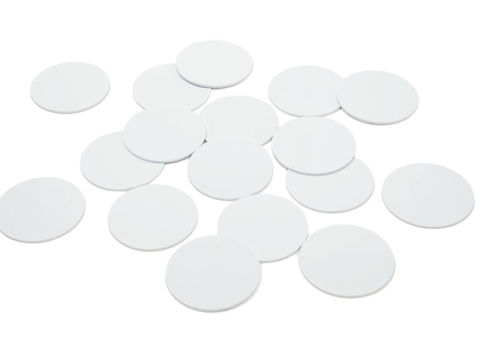 PVC anyagú, kör alakú NFC tag NTAG215 chippel, 13.56 MHz frekvencián olvasható és írható NFC eszközökkel.