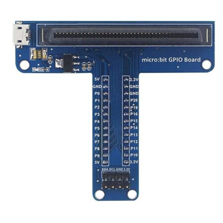 Micro:bit V2-höz való T-type GPIO bővítőlap látható, amely a kivezetett pinekkel és a 5V/3,3V tápellátással megkönnyíti a szenzorok és modulok csatlakoztatását. A kompakt, oktatási célú fejlesztőlap breadboardos kísérletekhez és mikrovezérlős projektekhez ideális.